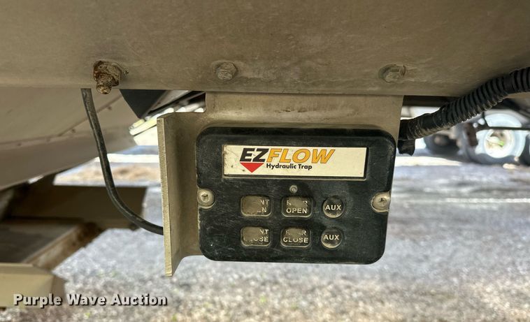 image for item EK0523 2016 Timpte grain trailer