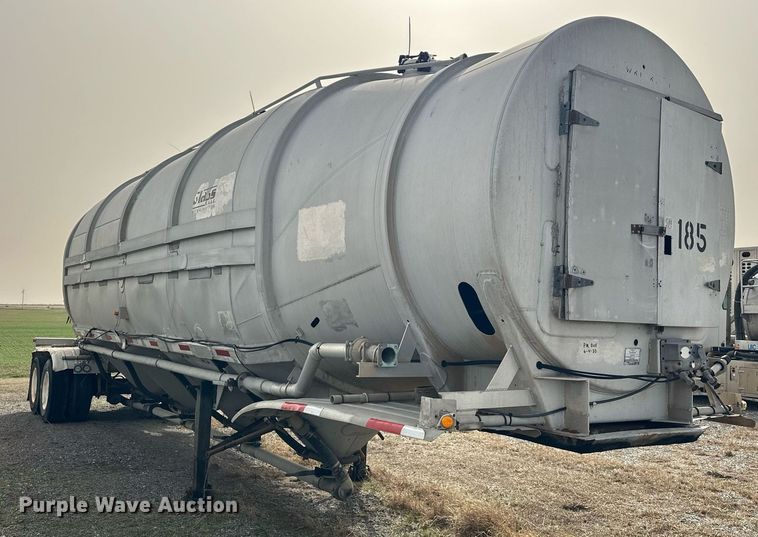 image for item EK0524 1976 Butler pneumatic dry bulk trailer