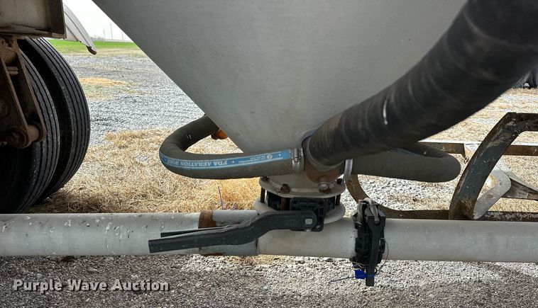 image for item EK0524 1976 Butler pneumatic dry bulk trailer