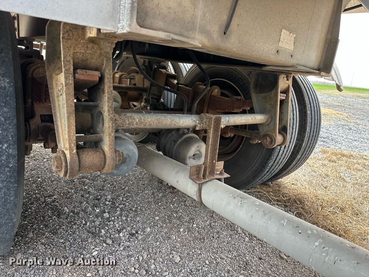 image for item EK0524 1976 Butler pneumatic dry bulk trailer