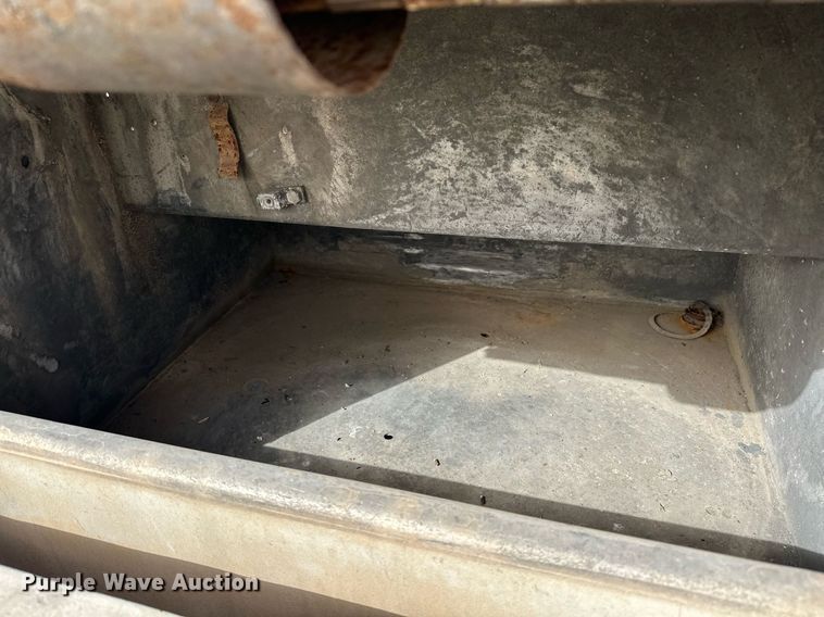 image for item EK0524 1976 Butler pneumatic dry bulk trailer