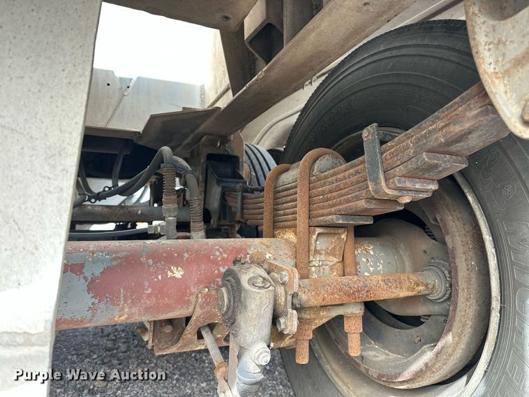 image for item EK0524 1976 Butler pneumatic dry bulk trailer