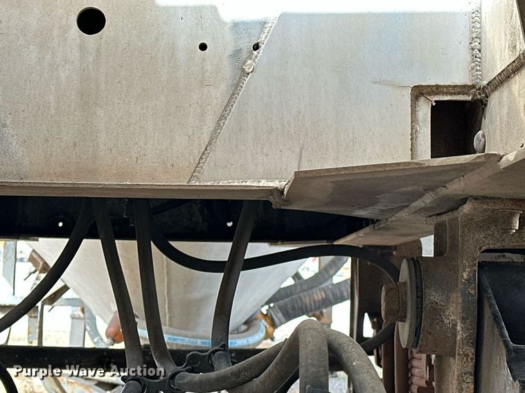 image for item EK0524 1976 Butler pneumatic dry bulk trailer