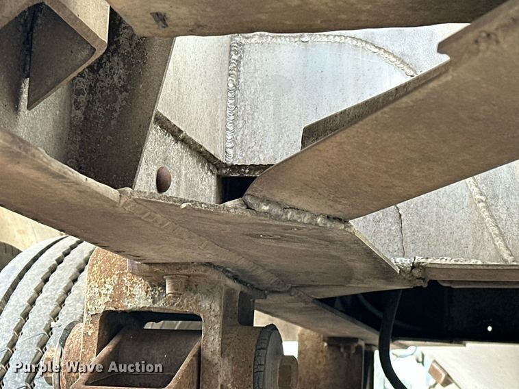 image for item EK0524 1976 Butler pneumatic dry bulk trailer