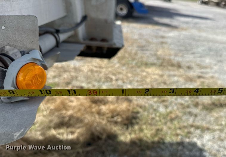 image for item EK0524 1976 Butler pneumatic dry bulk trailer