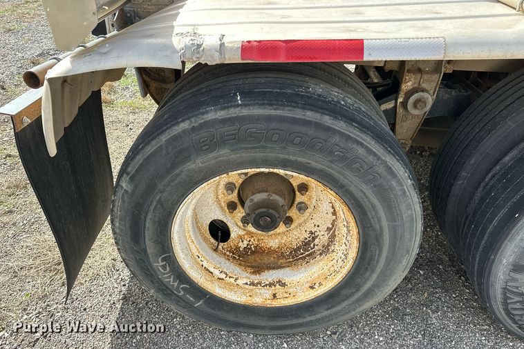 image for item EK0524 1976 Butler pneumatic dry bulk trailer