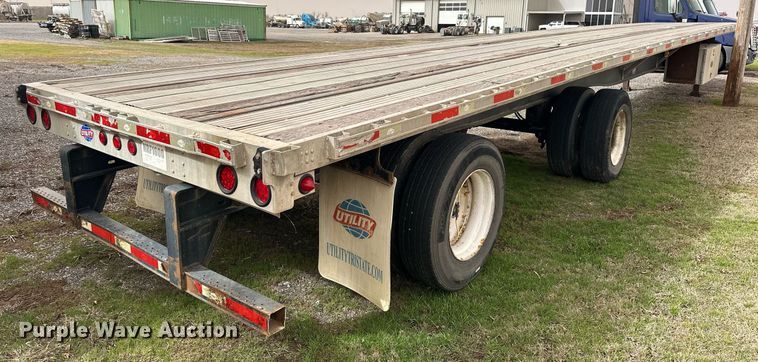 image for item EK0525 2014 Utility Trailers FS2CHA flatbed trailer