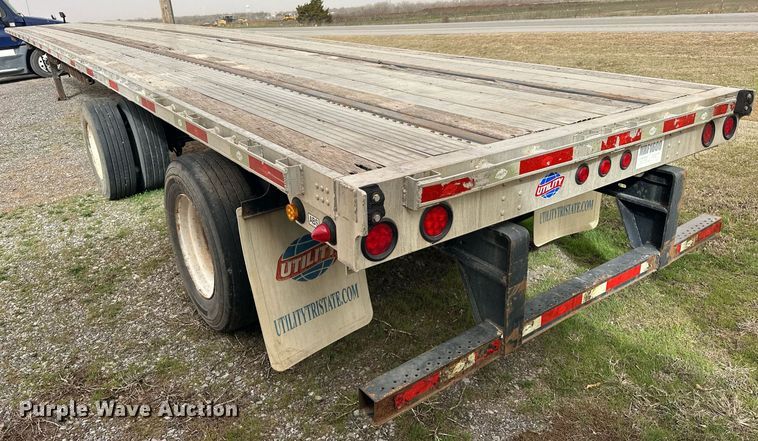 image for item EK0525 2014 Utility Trailers FS2CHA flatbed trailer