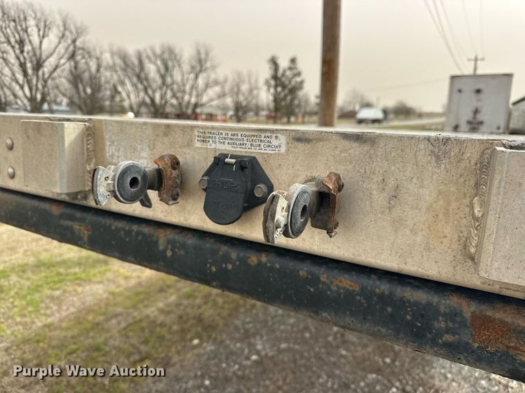 image for item EK0525 2014 Utility Trailers FS2CHA flatbed trailer