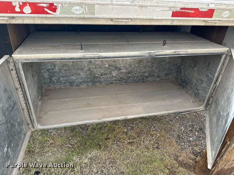 image for item EK0525 2014 Utility Trailers FS2CHA flatbed trailer