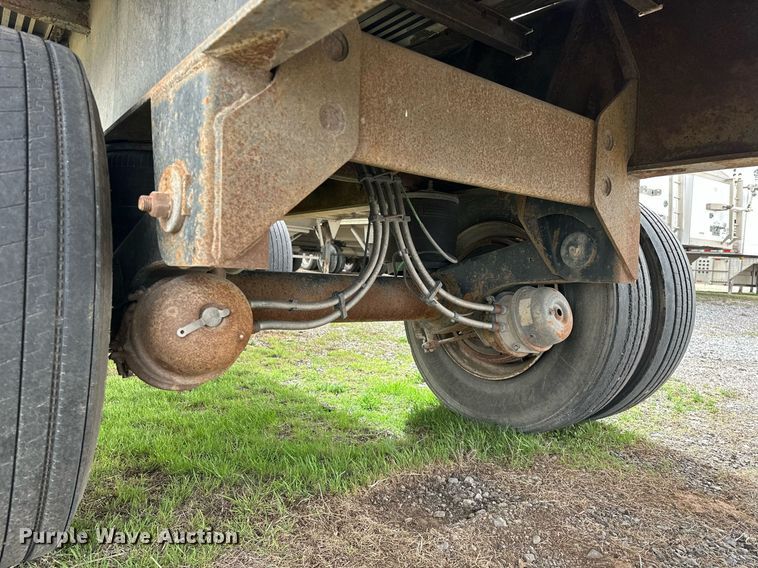 image for item EK0525 2014 Utility Trailers FS2CHA flatbed trailer