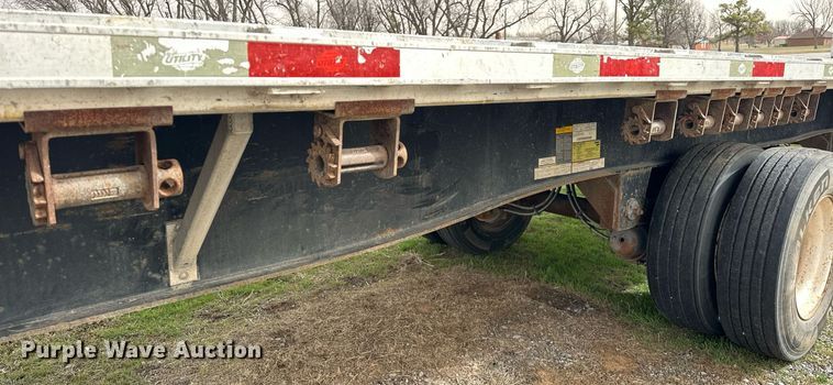 image for item EK0525 2014 Utility Trailers FS2CHA flatbed trailer