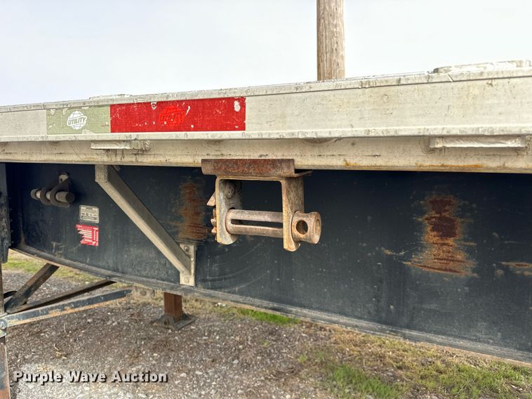 image for item EK0525 2014 Utility Trailers FS2CHA flatbed trailer