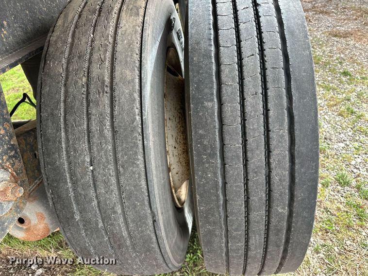 image for item EK0525 2014 Utility Trailers FS2CHA flatbed trailer