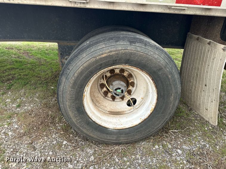 image for item EK0525 2014 Utility Trailers FS2CHA flatbed trailer