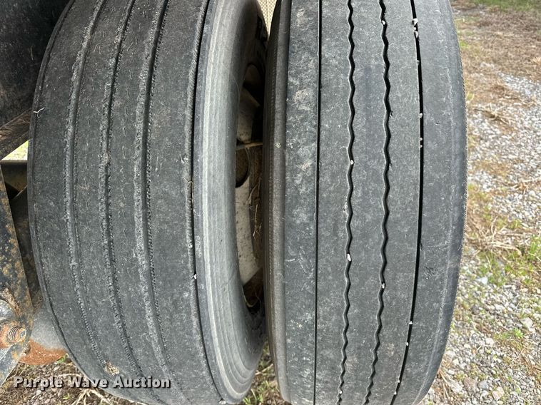 image for item EK0525 2014 Utility Trailers FS2CHA flatbed trailer