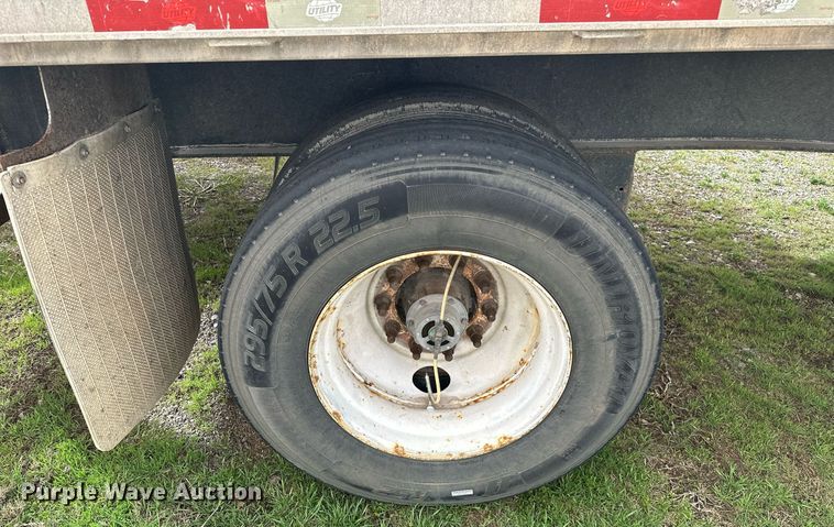 image for item EK0525 2014 Utility Trailers FS2CHA flatbed trailer