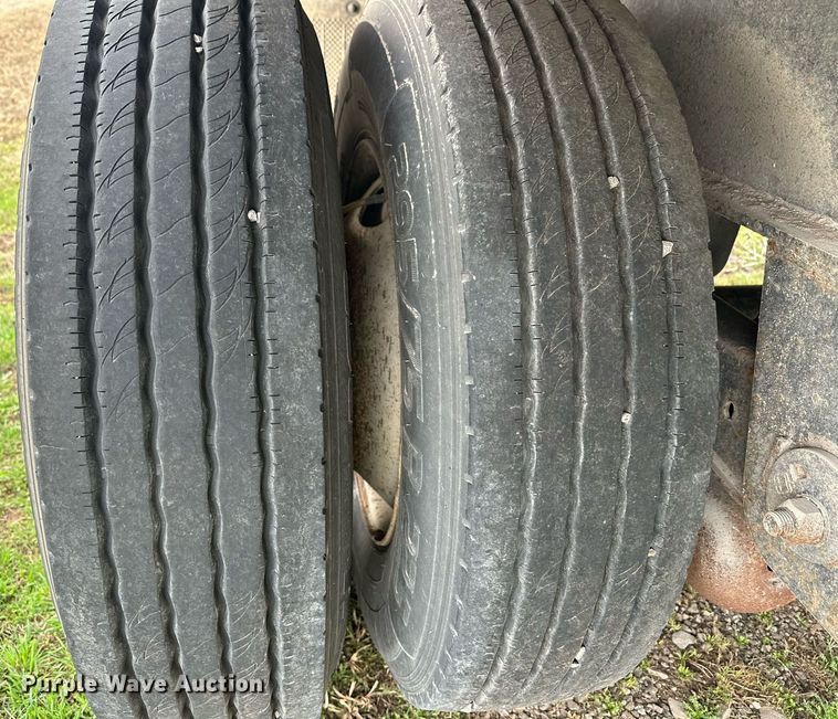 image for item EK0525 2014 Utility Trailers FS2CHA flatbed trailer