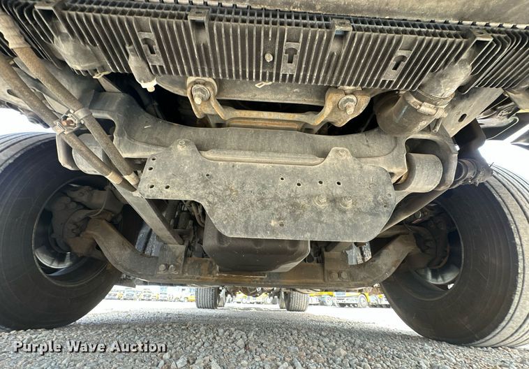 image for item EK0565 2020 Freightliner Cascadia 126 semi truck