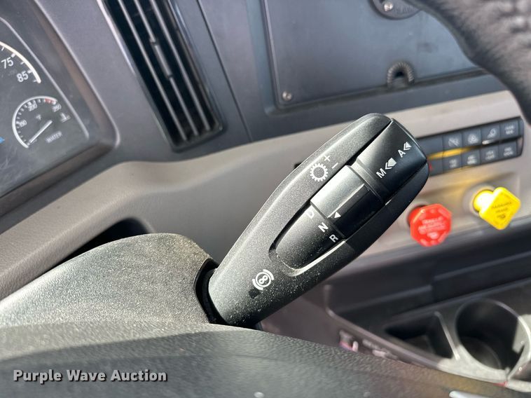 image for item EK0565 2020 Freightliner Cascadia 126 semi truck