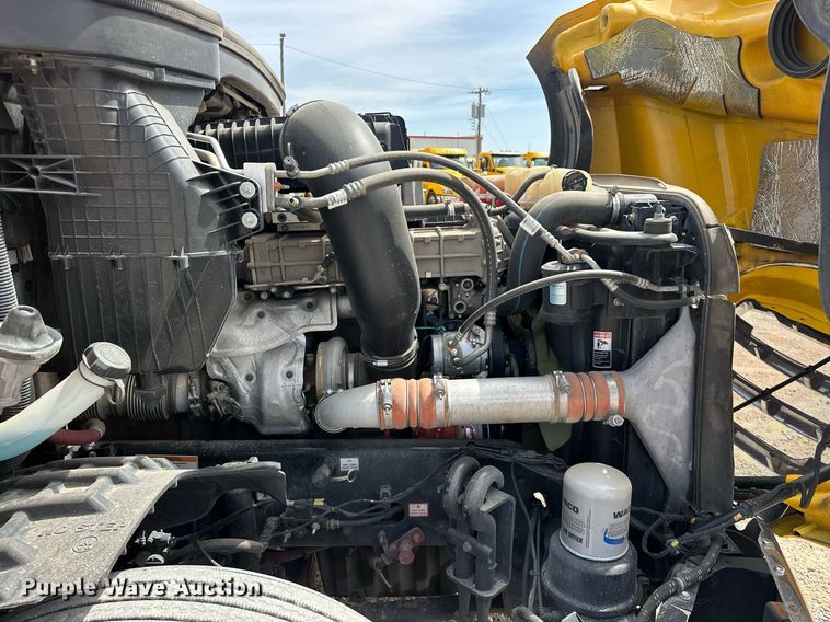 image for item EK0565 2020 Freightliner Cascadia 126 semi truck