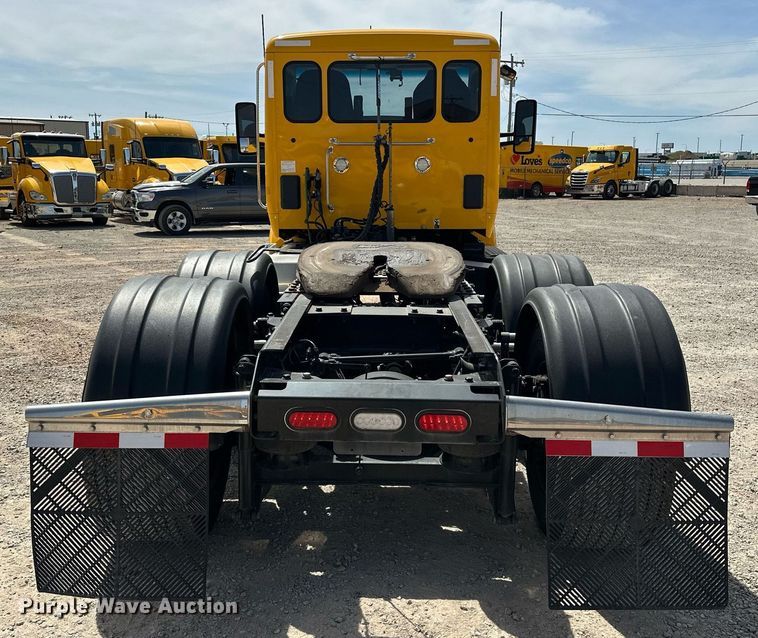 image for item EK0566 2022 Kenworth T680 semi truck