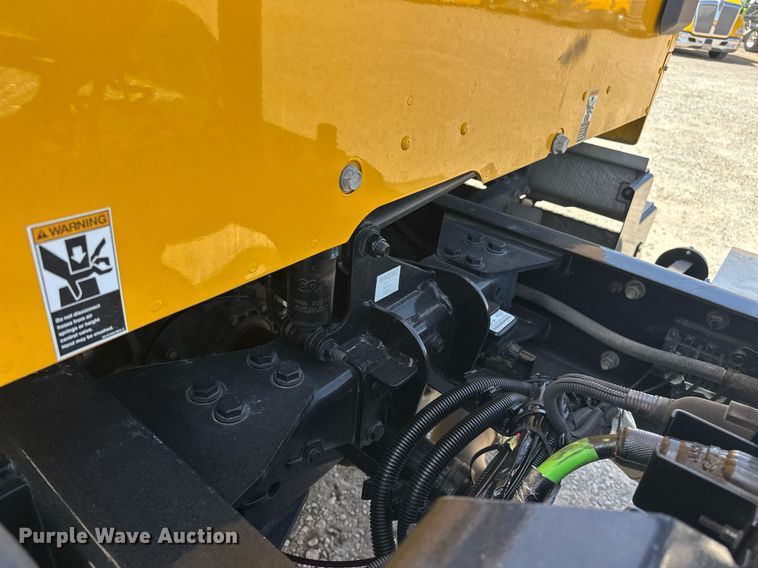 image for item EK0566 2022 Kenworth T680 semi truck