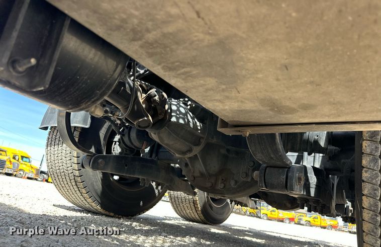 image for item EK0566 2022 Kenworth T680 semi truck