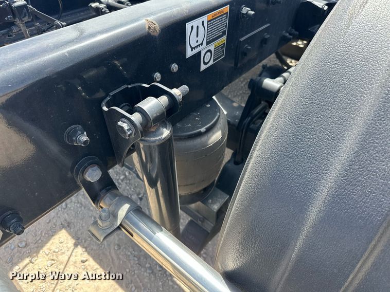 image for item EK0566 2022 Kenworth T680 semi truck