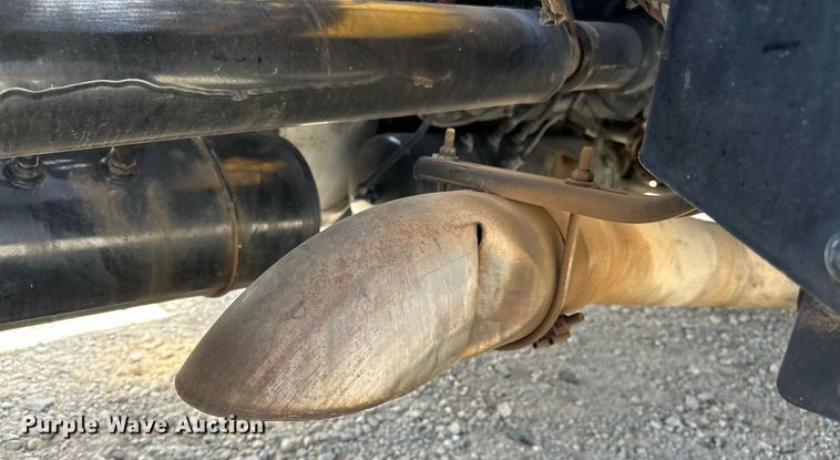 image for item EK0566 2022 Kenworth T680 semi truck