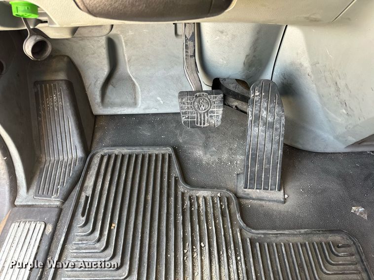 image for item EK0566 2022 Kenworth T680 semi truck