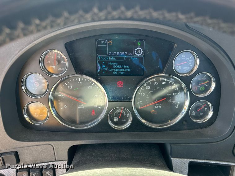 image for item EK0566 2022 Kenworth T680 semi truck