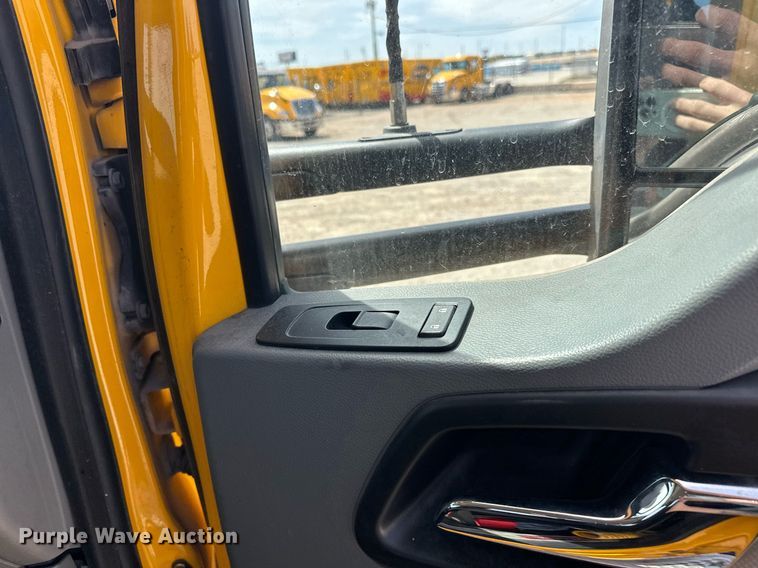 image for item EK0566 2022 Kenworth T680 semi truck