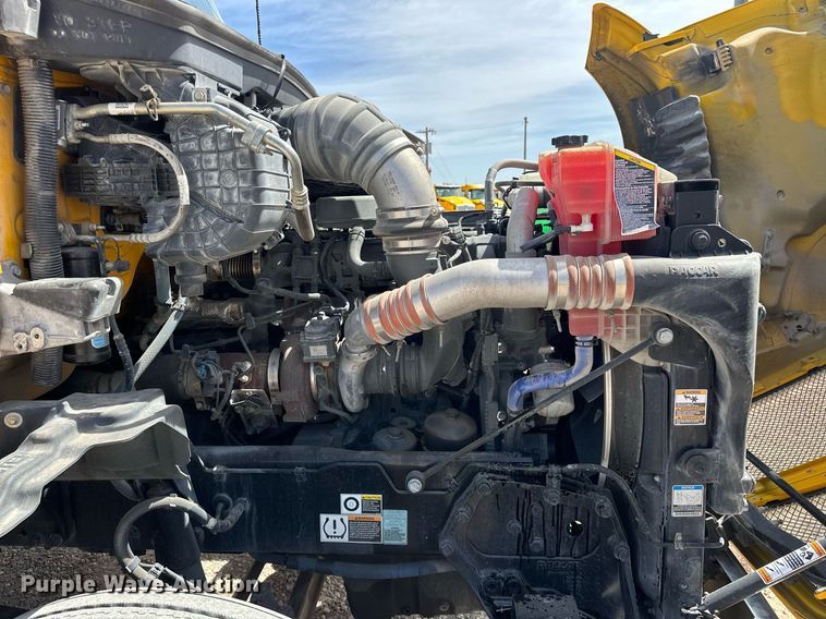 image for item EK0566 2022 Kenworth T680 semi truck