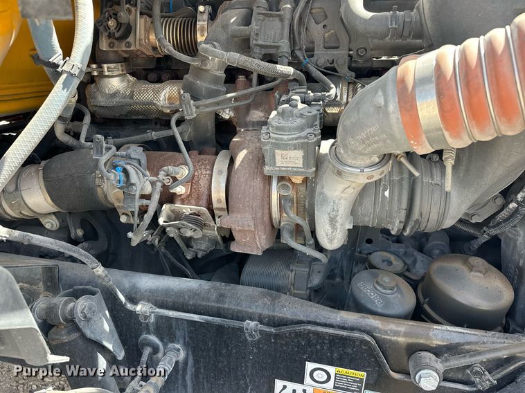 image for item EK0566 2022 Kenworth T680 semi truck