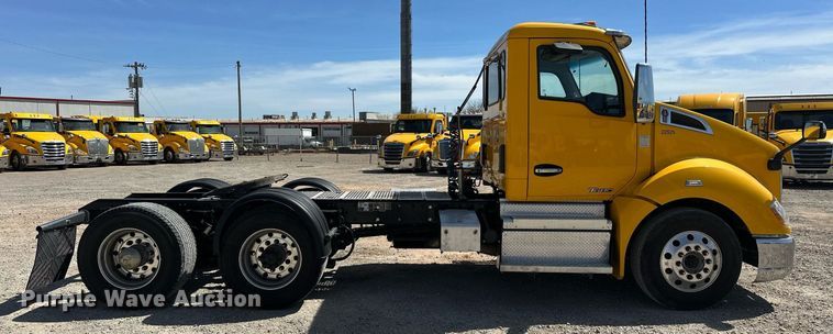 image for item EK0567 2022 Kenworth T680 semi truck