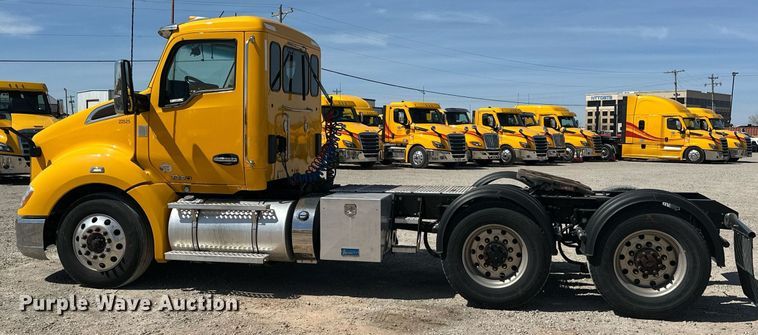 image for item EK0567 2022 Kenworth T680 semi truck