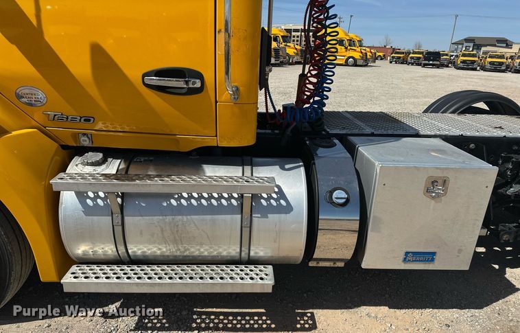 image for item EK0567 2022 Kenworth T680 semi truck