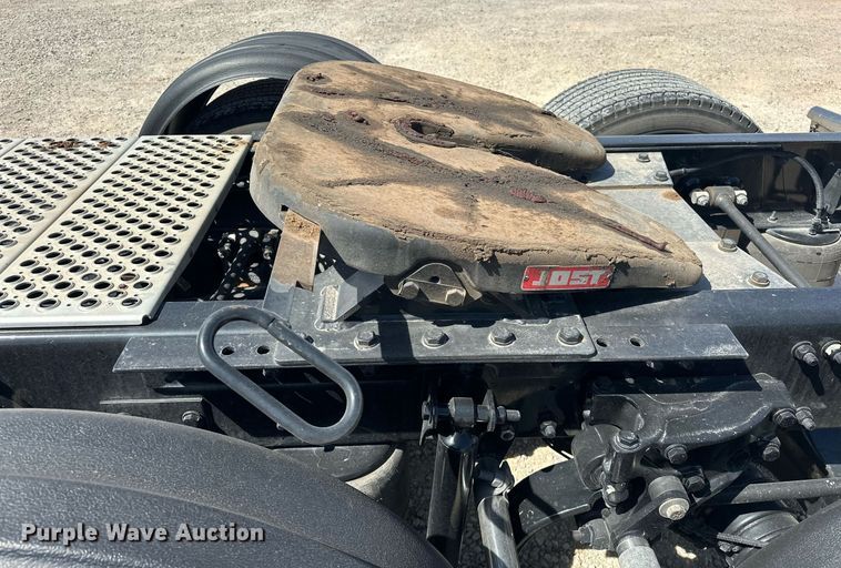 image for item EK0567 2022 Kenworth T680 semi truck