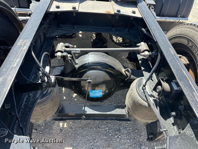 image for item EK0567 2022 Kenworth T680 semi truck