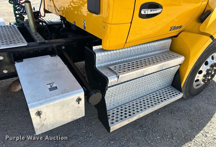 image for item EK0567 2022 Kenworth T680 semi truck