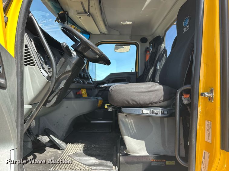 image for item EK0567 2022 Kenworth T680 semi truck