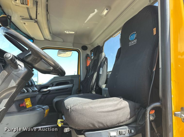 image for item EK0567 2022 Kenworth T680 semi truck