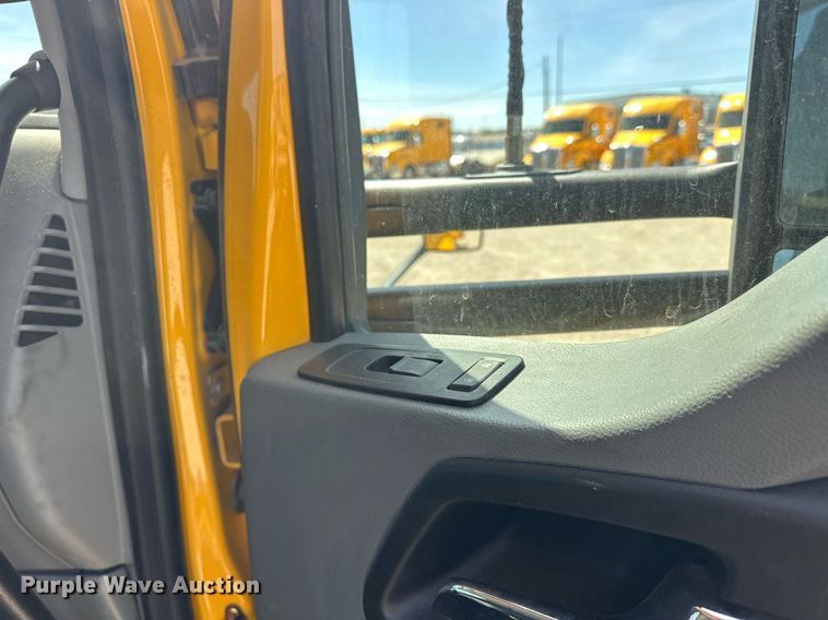 image for item EK0567 2022 Kenworth T680 semi truck