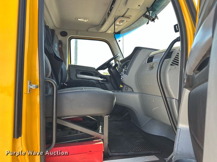 image for item EK0567 2022 Kenworth T680 semi truck