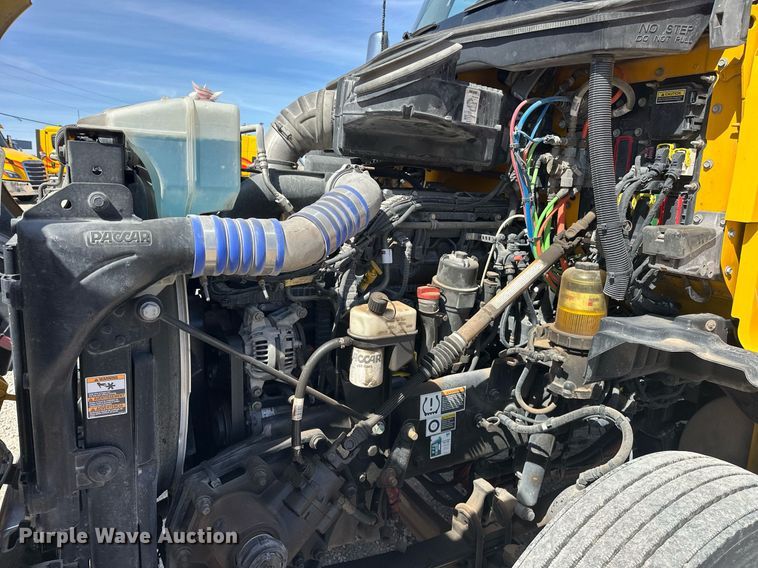 image for item EK0567 2022 Kenworth T680 semi truck