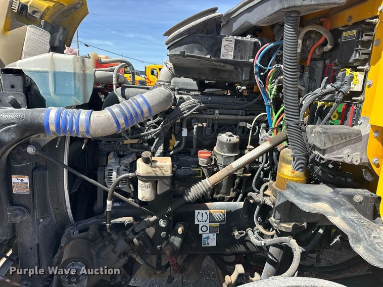 image for item EK0567 2022 Kenworth T680 semi truck