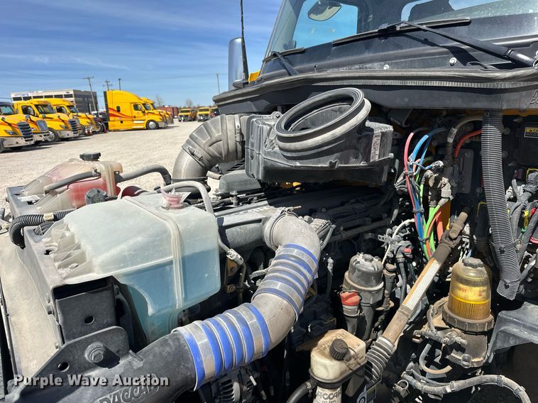 image for item EK0567 2022 Kenworth T680 semi truck