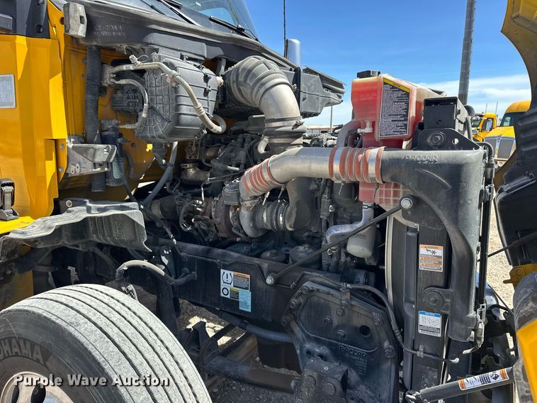image for item EK0567 2022 Kenworth T680 semi truck