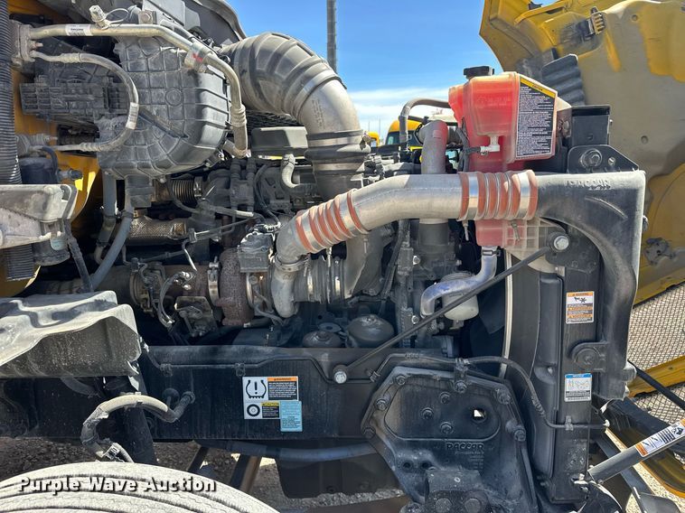 image for item EK0567 2022 Kenworth T680 semi truck